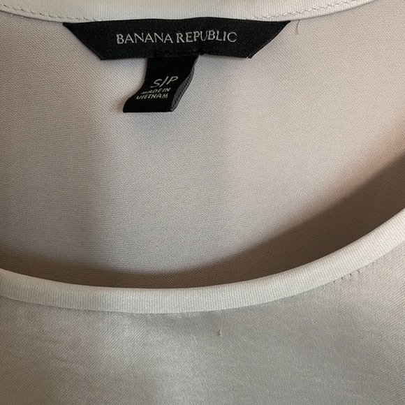 Banana Republic Shine Tank Size S EUC - Picture 2 of 3